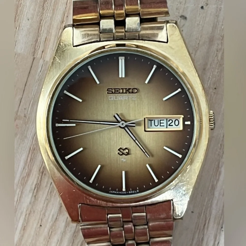 Seiko SQ RARE Vintage Men's Watch Gold Ombre Dial Date Window Gold-Tone Bracelet